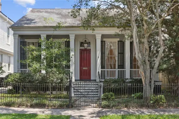 4917 CARONDELET ST, New Orleans, LA 70115