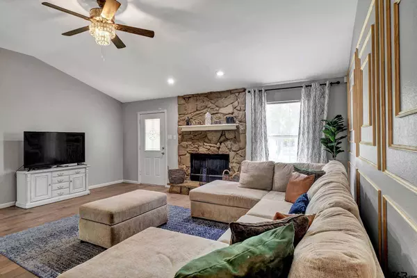 1562 CR 4912, Troup, TX 75789