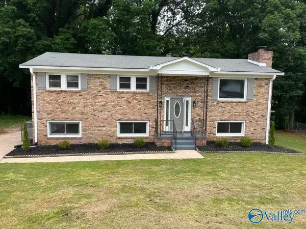 3914 Timbercrest Drive NW, Huntsville, AL 35810