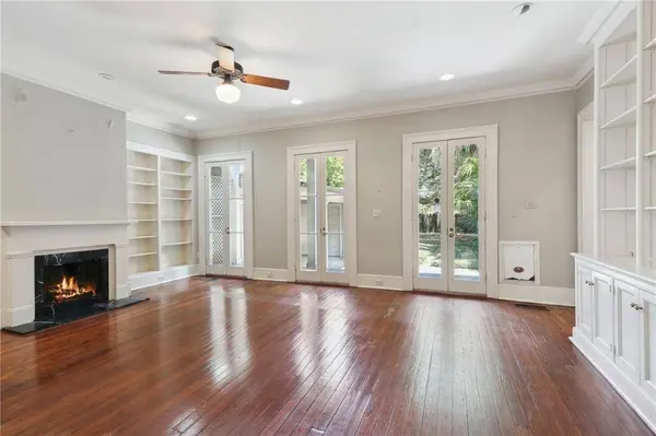 4917 CARONDELET ST, New Orleans, LA 70115