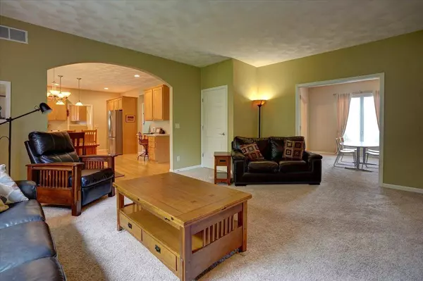 1013 Duncannon Way, Sun Prairie, WI 53590