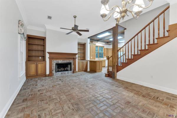 1011 INGLESIDE DR, Baton Rouge, LA 70806