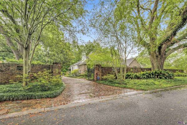 1011 INGLESIDE DR, Baton Rouge, LA 70806