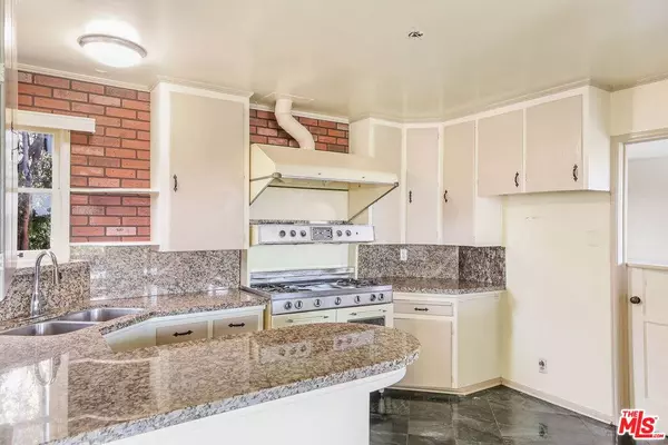 4166 W 60th St, Los Angeles, CA 90043