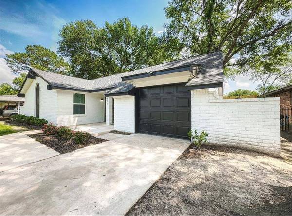 7611 Garsee DR, Houston, TX 77040