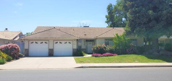 2371 W Orange Avenue, Porterville, CA 93257