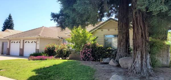 2371 W Orange Avenue, Porterville, CA 93257