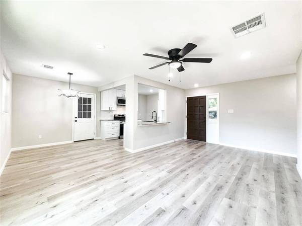 7611 Garsee DR, Houston, TX 77040