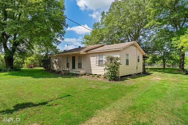 2764 Dement Road, Doyline, LA 71023