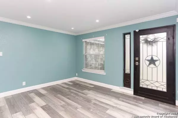 826 ROBINAIR DR, San Antonio, TX 78245-1264