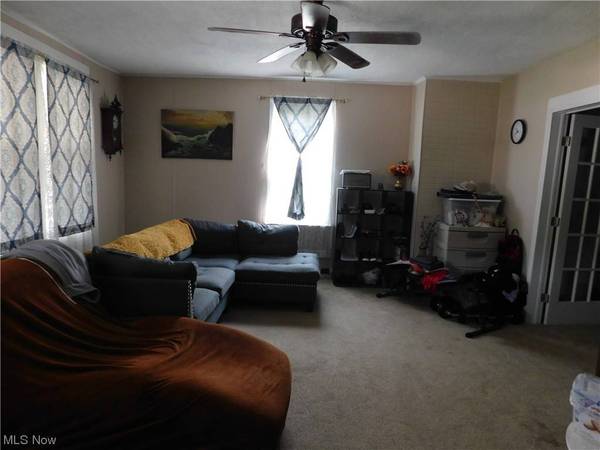 410 4 th ST S, Martins Ferry, OH 43935