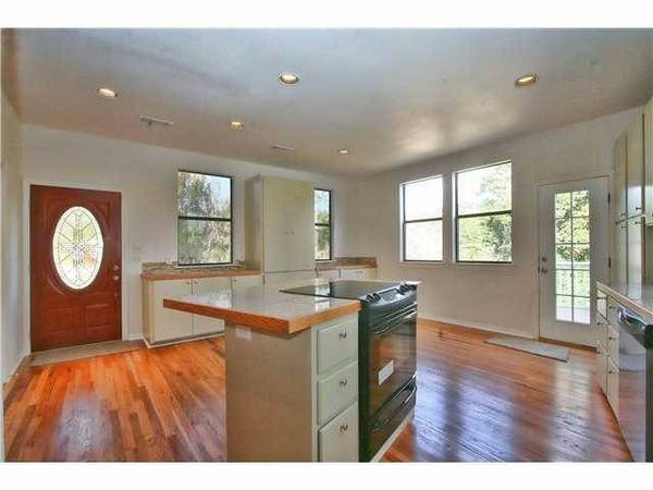 3001 Riviera RD, Austin, TX 78733