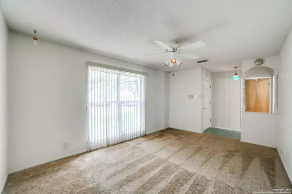 438 SOLAR DR, San Antonio, TX 78227-3833