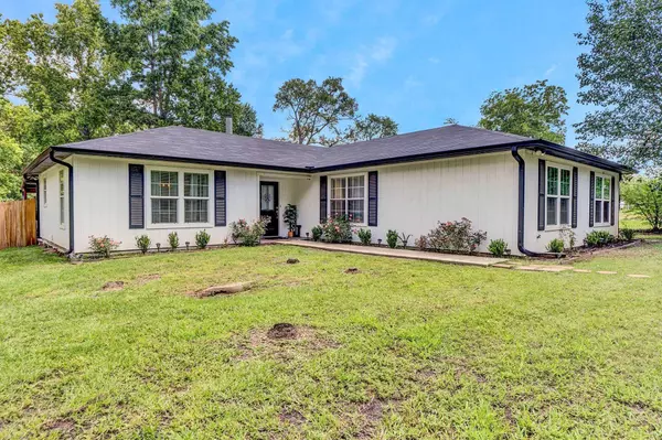 1562 County Road 4912, Troup, TX 75789