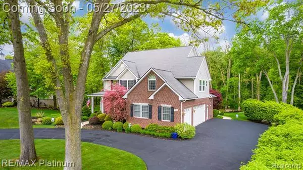 9113 Blue Ridge Drive, Brighton, MI 48116