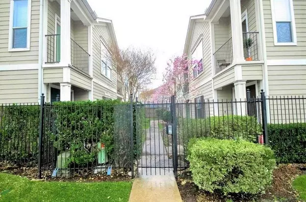 1707 Stuart ST, Houston, TX 77004