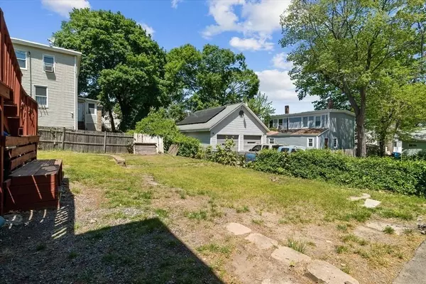 93 Bodwell St, Lawrence, MA 01841