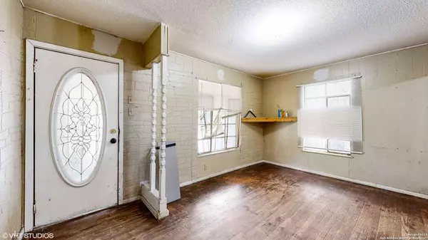 207 San Gabriel Ave, San Antonio, TX 78237