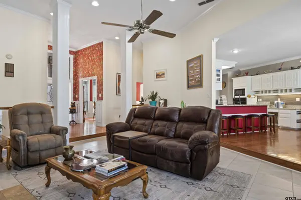 1802 Hogan Ln, Mt Pleasant, TX 75455