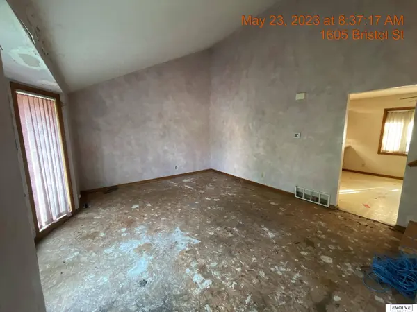 1605 Bristol Street, Papillion, NE 68046