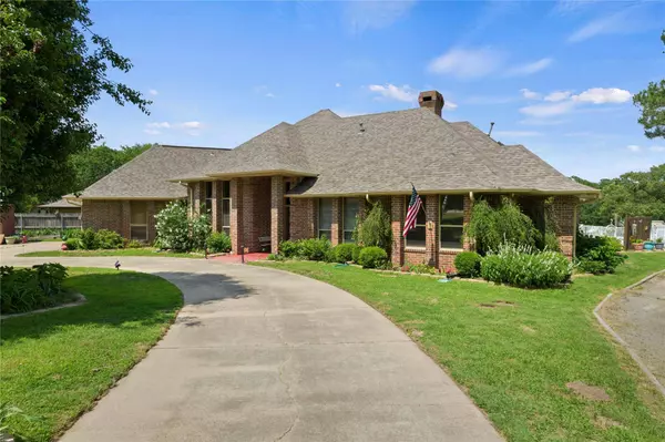 1802 Hogan Lane, Mount Pleasant, TX 75455