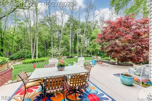 9113 Blue Ridge Drive, Brighton, MI 48116