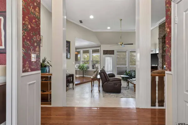 1802 Hogan Ln, Mt Pleasant, TX 75455