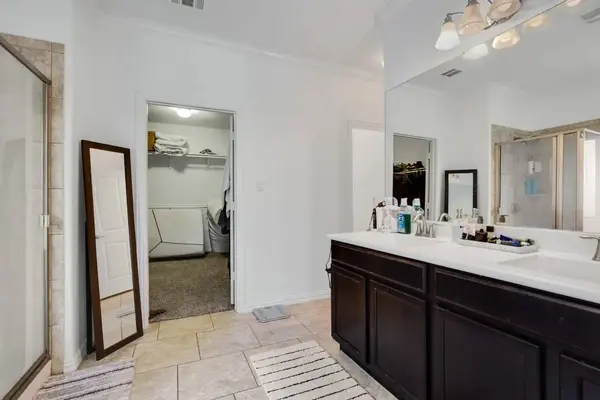 532 Rancho Verde DR, Leander, TX 78641