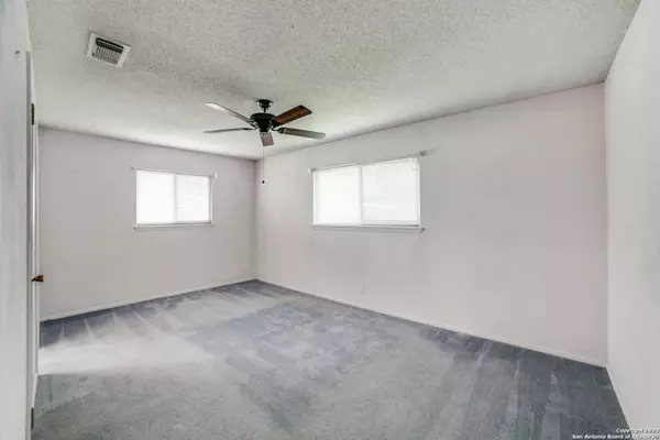 438 SOLAR DR, San Antonio, TX 78227-3833