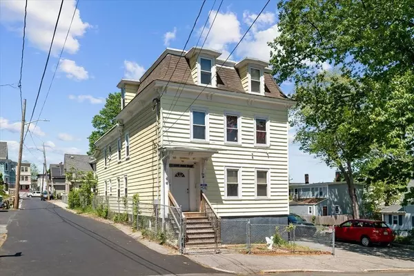 93 Bodwell St, Lawrence, MA 01841