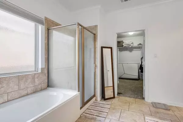 532 Rancho Verde DR, Leander, TX 78641