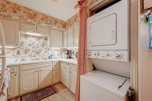 5050 Ambassador WAY #118, Houston, TX 77056