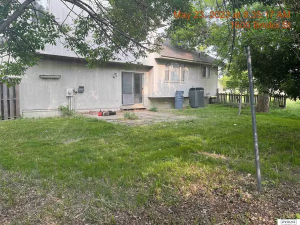 1605 Bristol Street, Papillion, NE 68046