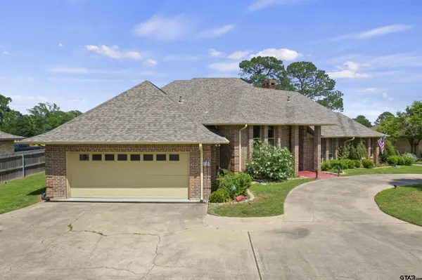 1802 Hogan Ln, Mt Pleasant, TX 75455