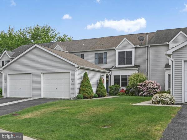 11 NOTTINGHAM DR, Mechanicsburg, PA 17050
