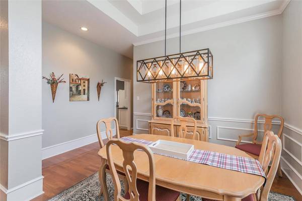 513 Quail Cove Court, Hurst, TX 76054