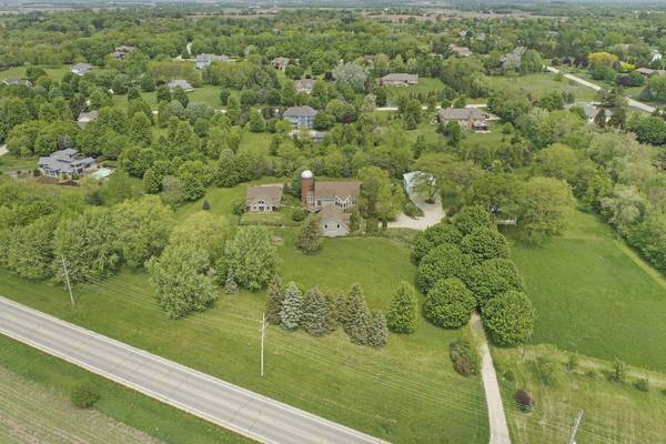 10616 CHARLES RD, Woodstock, IL 60098