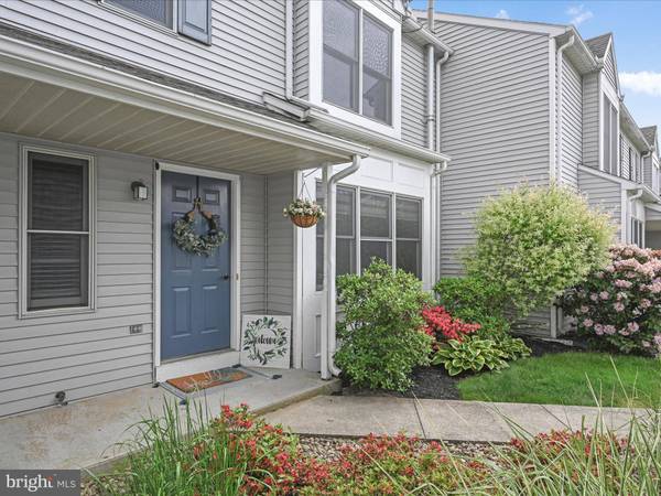 11 NOTTINGHAM DR, Mechanicsburg, PA 17050