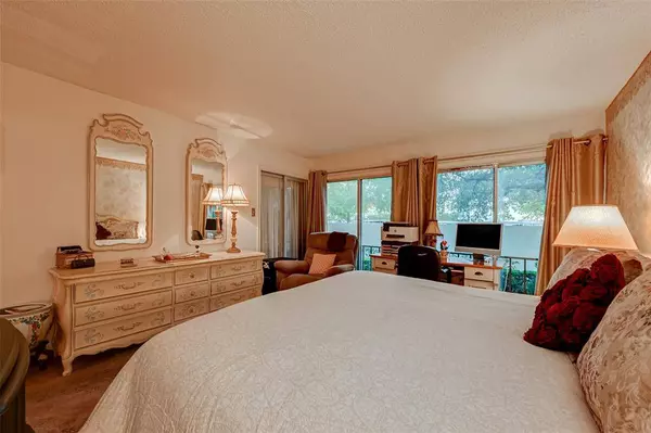 5050 Ambassador WAY #118, Houston, TX 77056