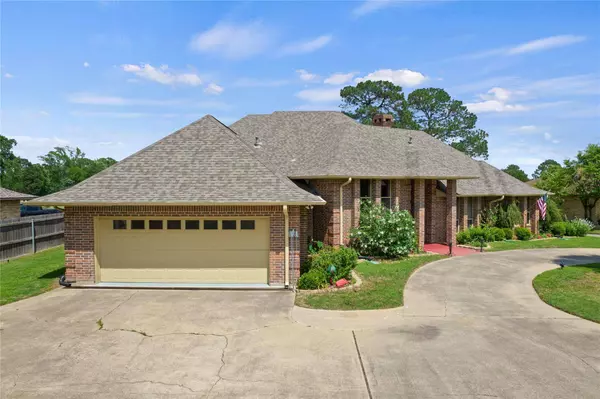 1802 Hogan Lane, Mount Pleasant, TX 75455