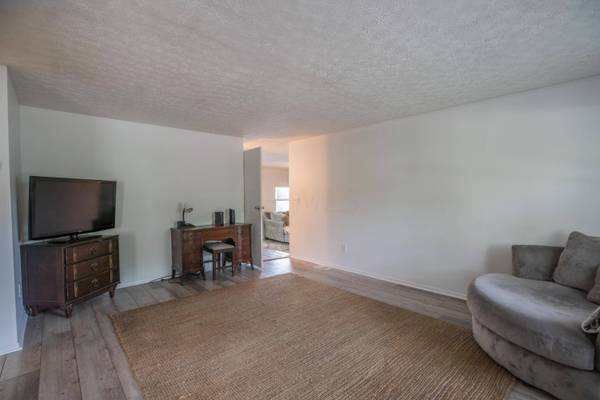 3217 Delburn Avenue, Dublin, OH 43017