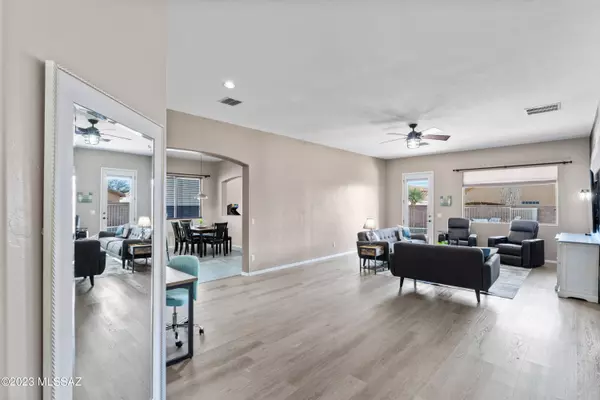 10594 E Black Willow Drive, Tucson, AZ 85747