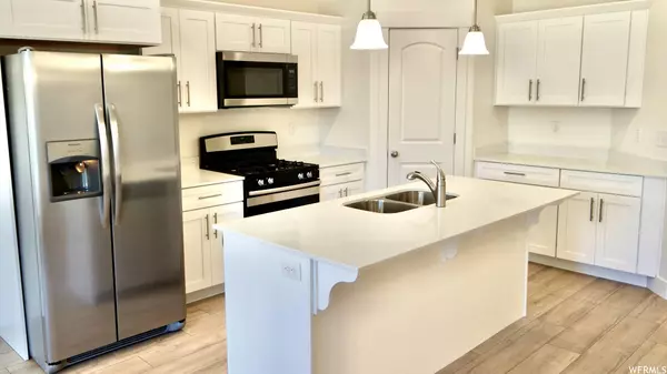 16227 S TRUSS DR #526, Bluffdale, UT 84065