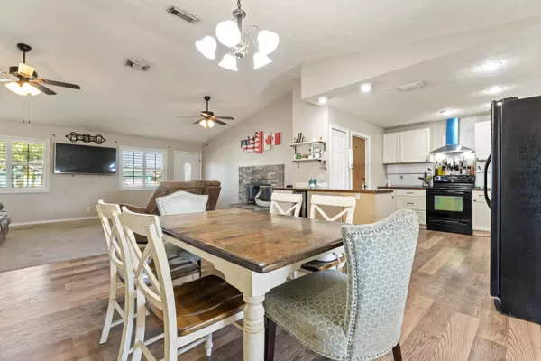 1611 SE Mariner LN, Port Saint Lucie, FL 34983