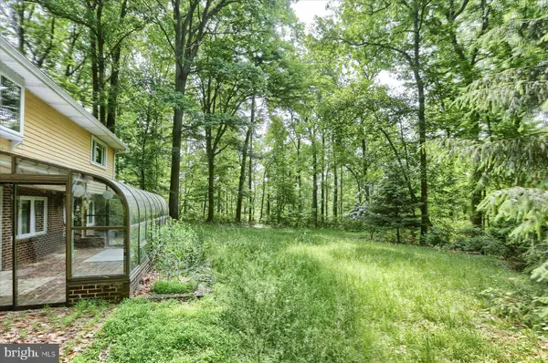 950 S MOUNTAIN RD, Dillsburg, PA 17019