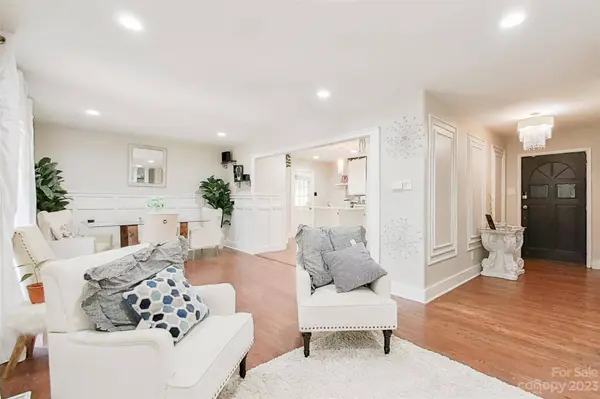 1733 Aster LN, Gastonia, NC 28054