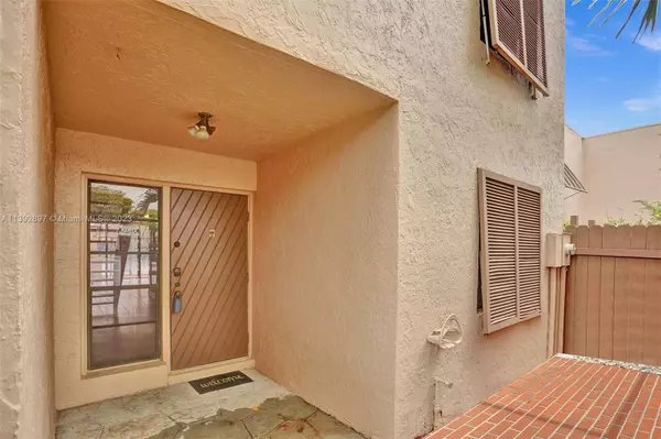 1113 NW 122nd Ter, Pembroke Pines, FL 33026