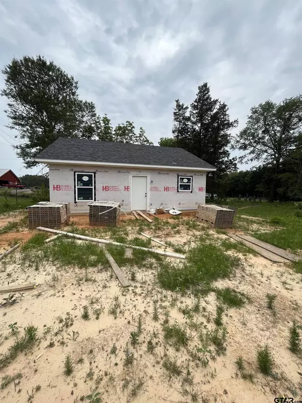 513 W Oak St, Troup, TX 75789