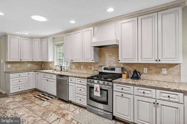 302 BRIDGEBORO RD, Moorestown, NJ 08057