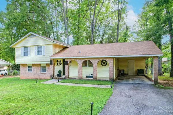 1733 Aster LN, Gastonia, NC 28054